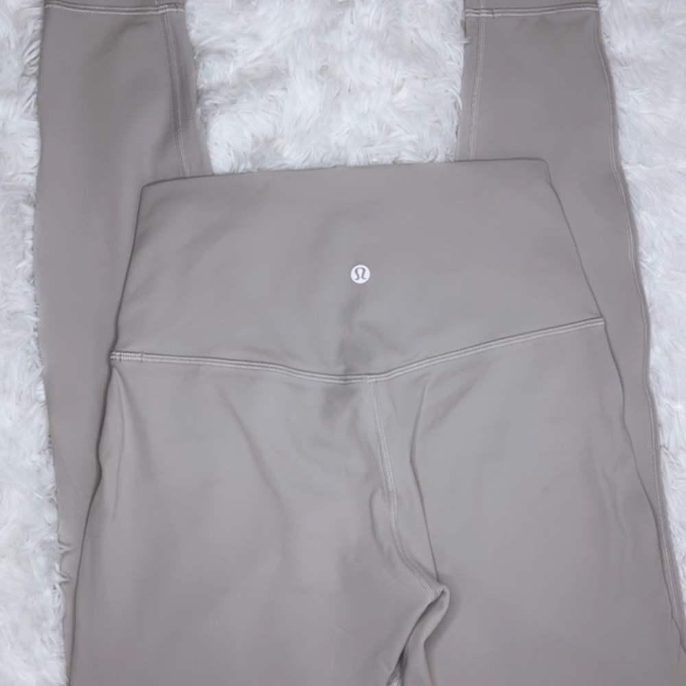 SOLD - Size 6 never worn Lulu leggings